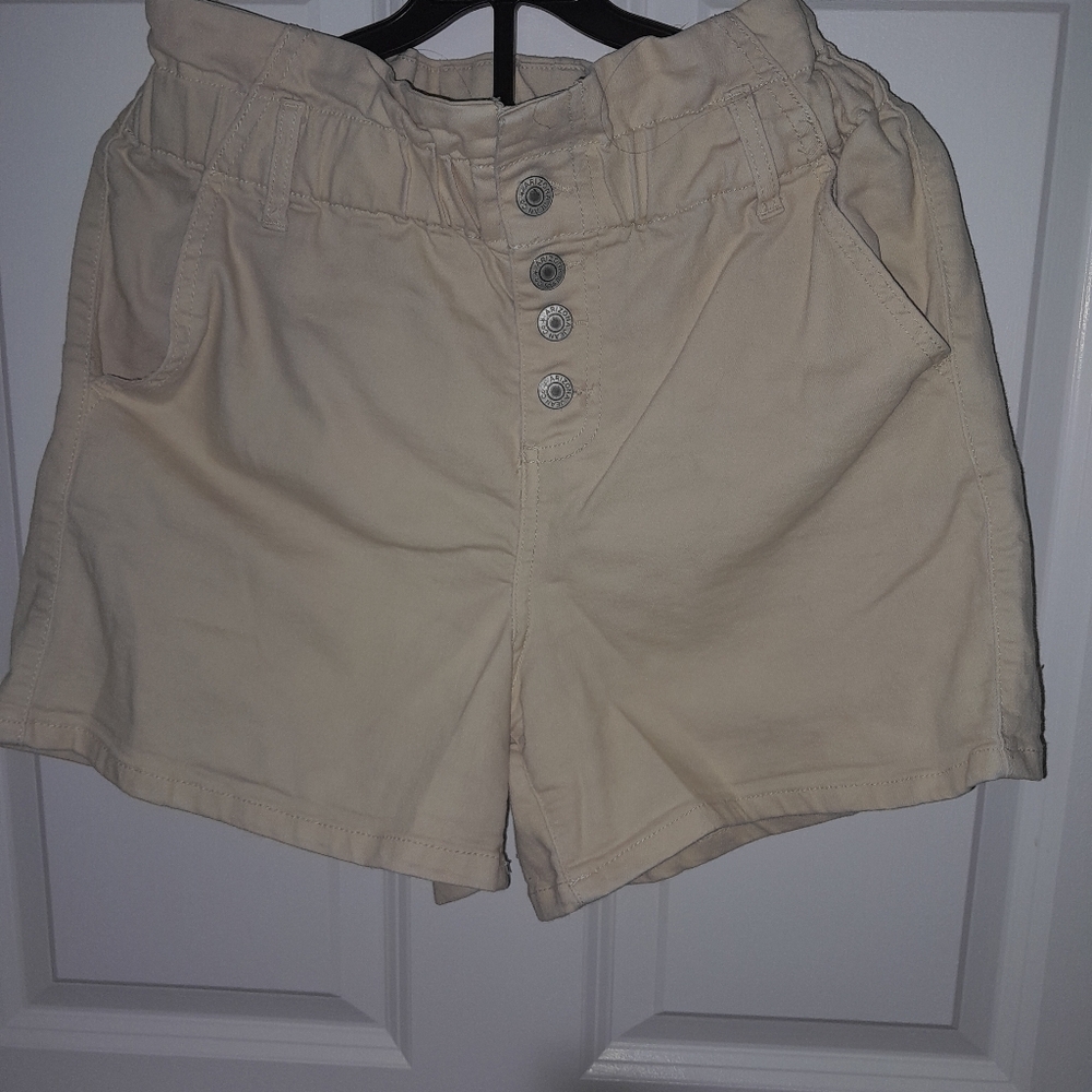 Arizona Jean Company Cream High Waist Shorts